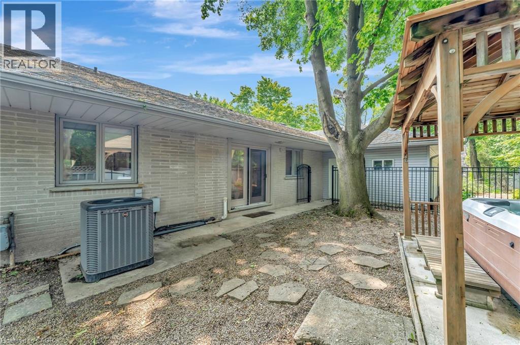 5 ORCHARD Crescent - 39