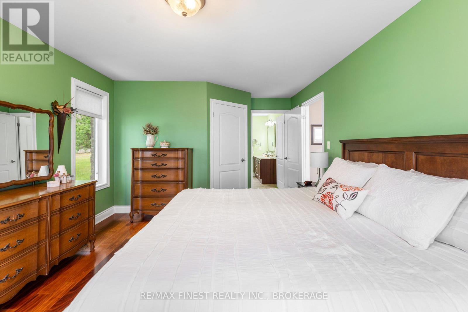 121 HICKORY LANE - 11