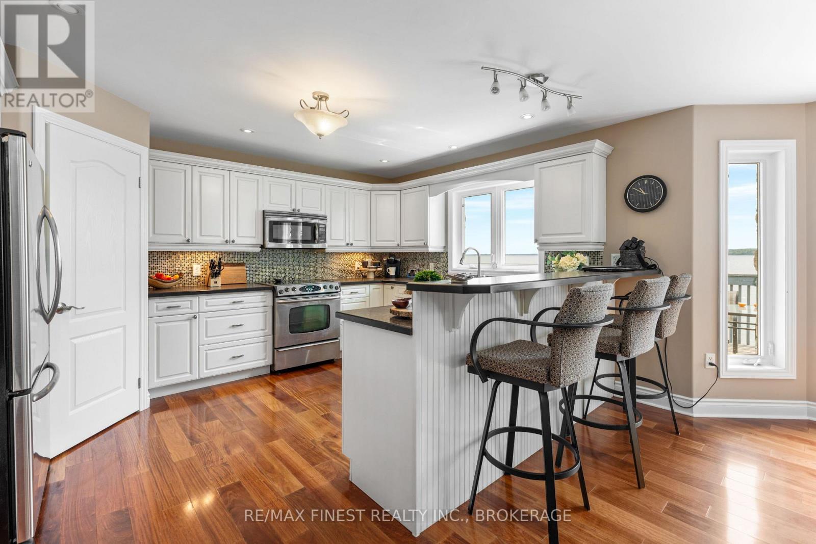 121 HICKORY LANE - 15