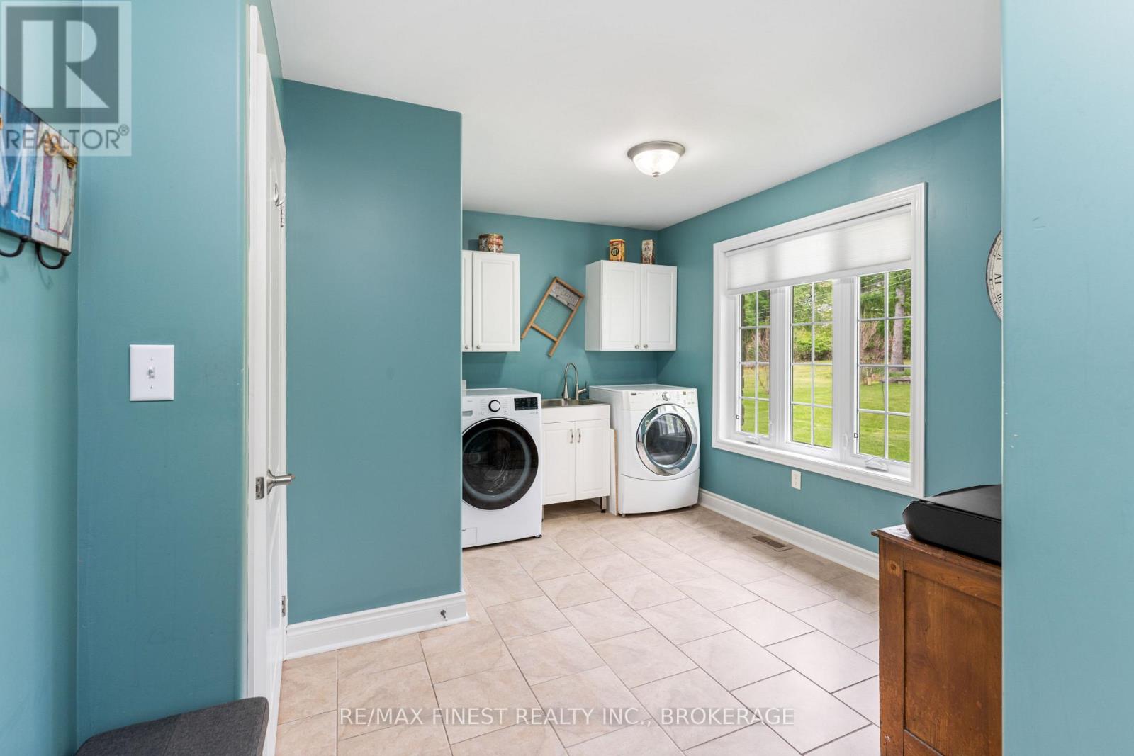 121 HICKORY LANE - 19