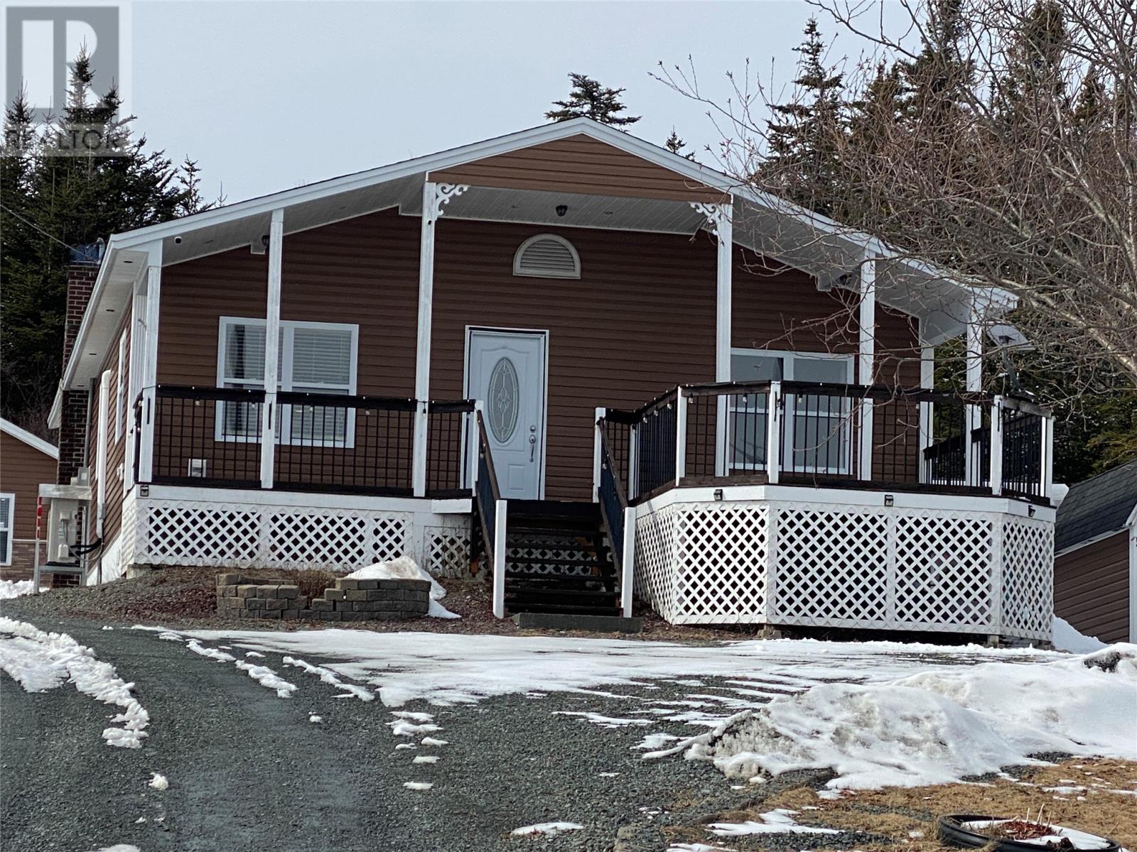 5 Snow's Pond Road - 1
