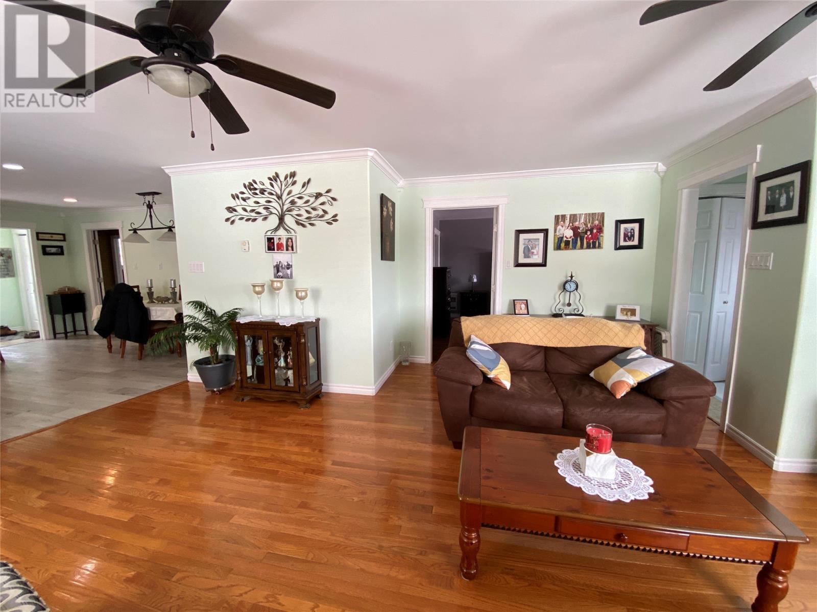 5 Snow's Pond Road - 23