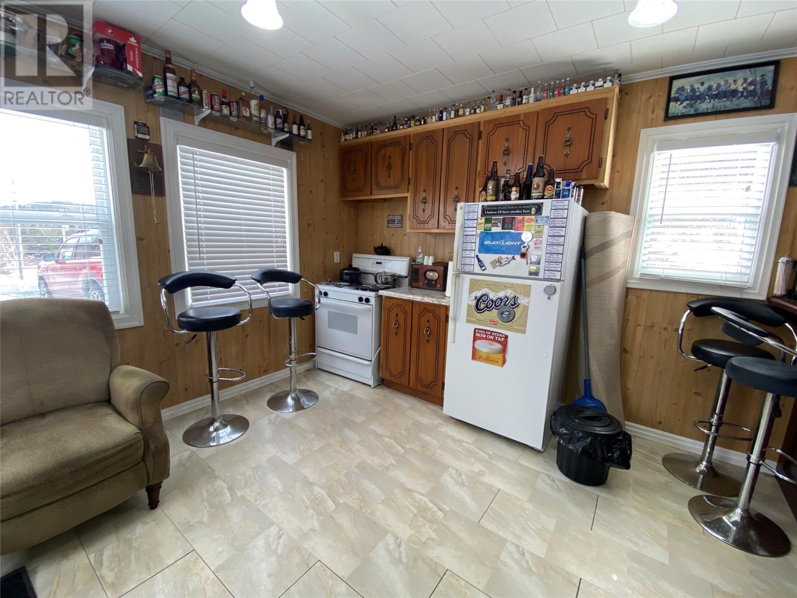 5 Snow's Pond Road - 28