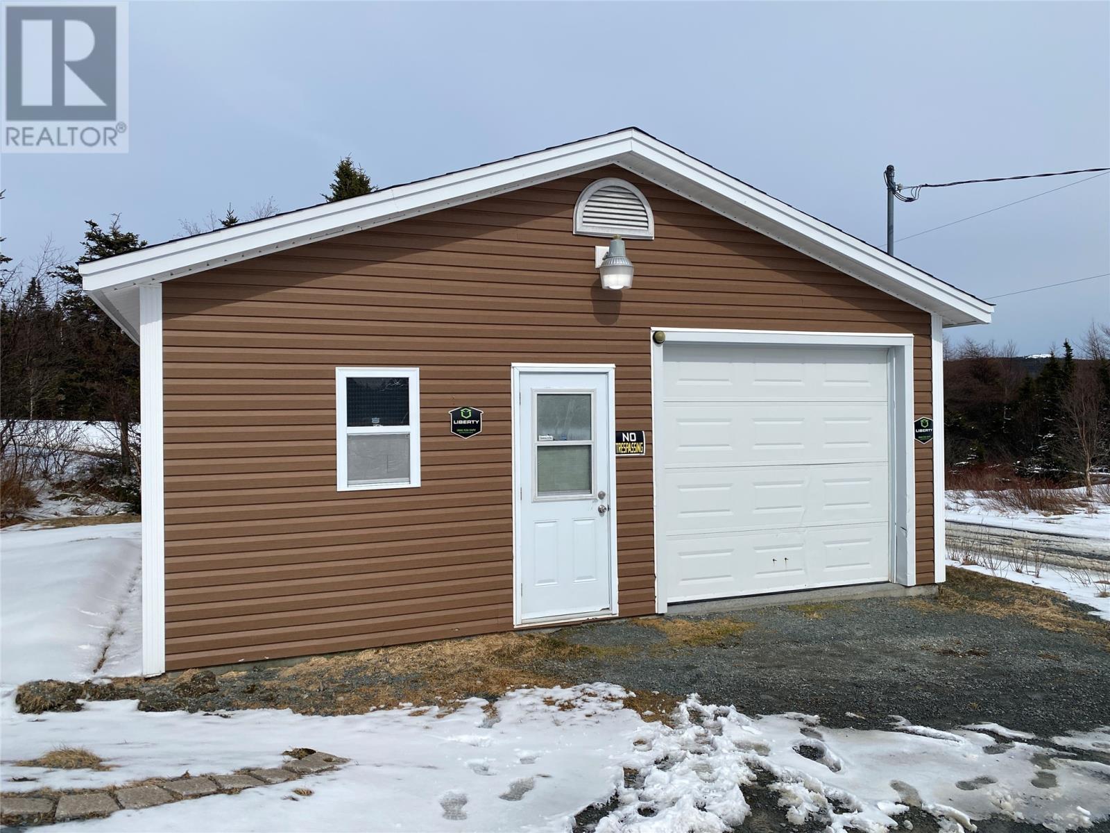 5 Snow's Pond Road - 32