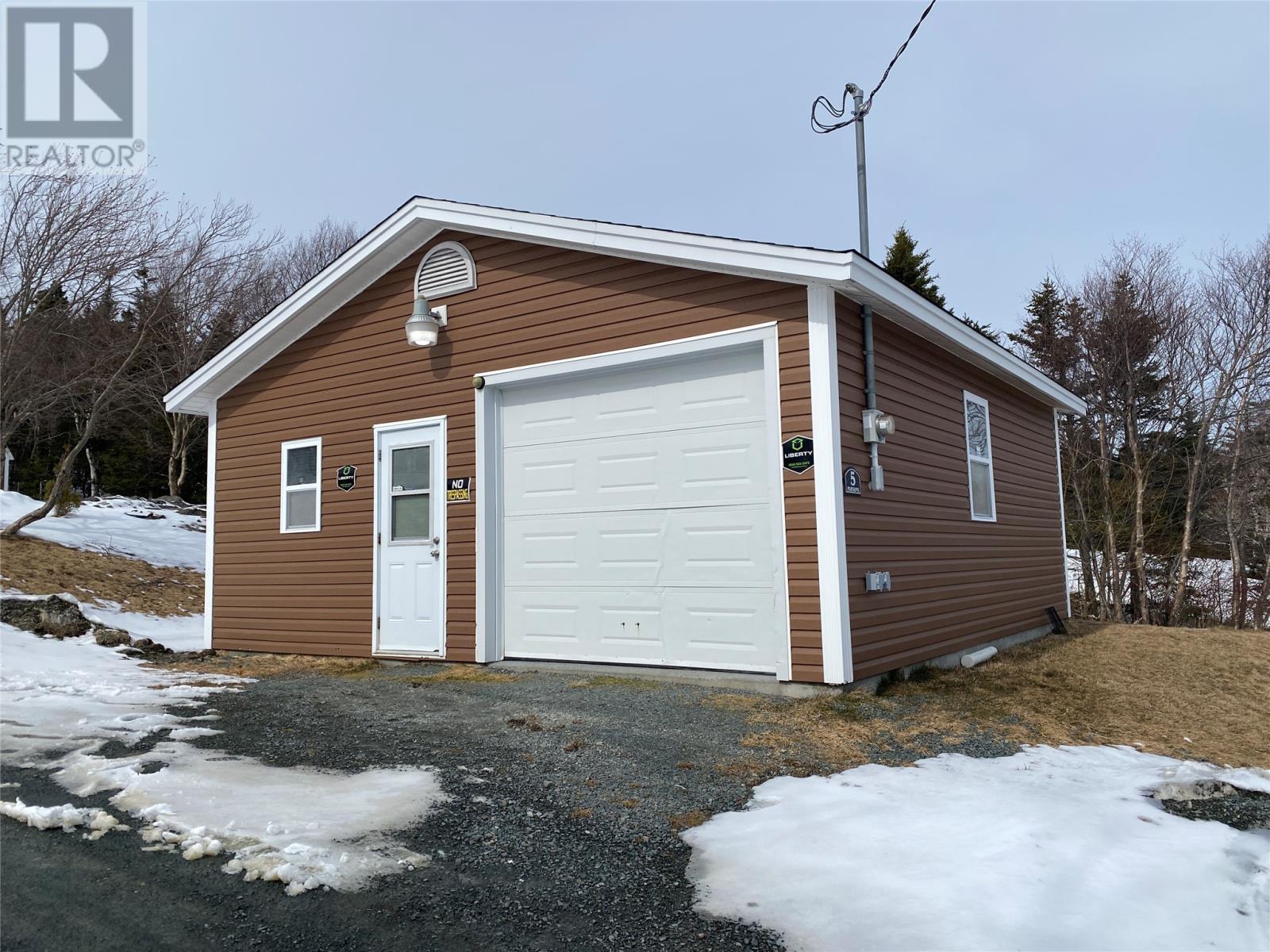 5 Snow's Pond Road - 33