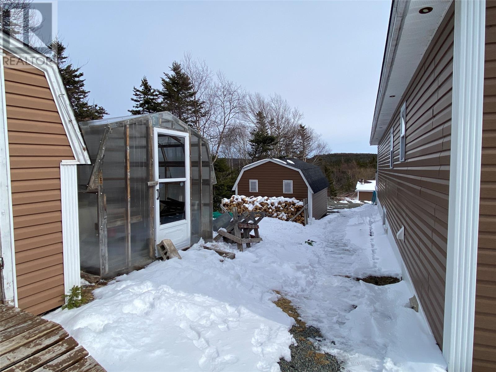 5 Snow's Pond Road - 46