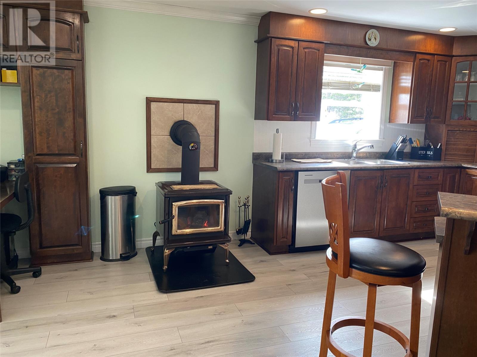 5 SNOW'S POND ROAD - 8