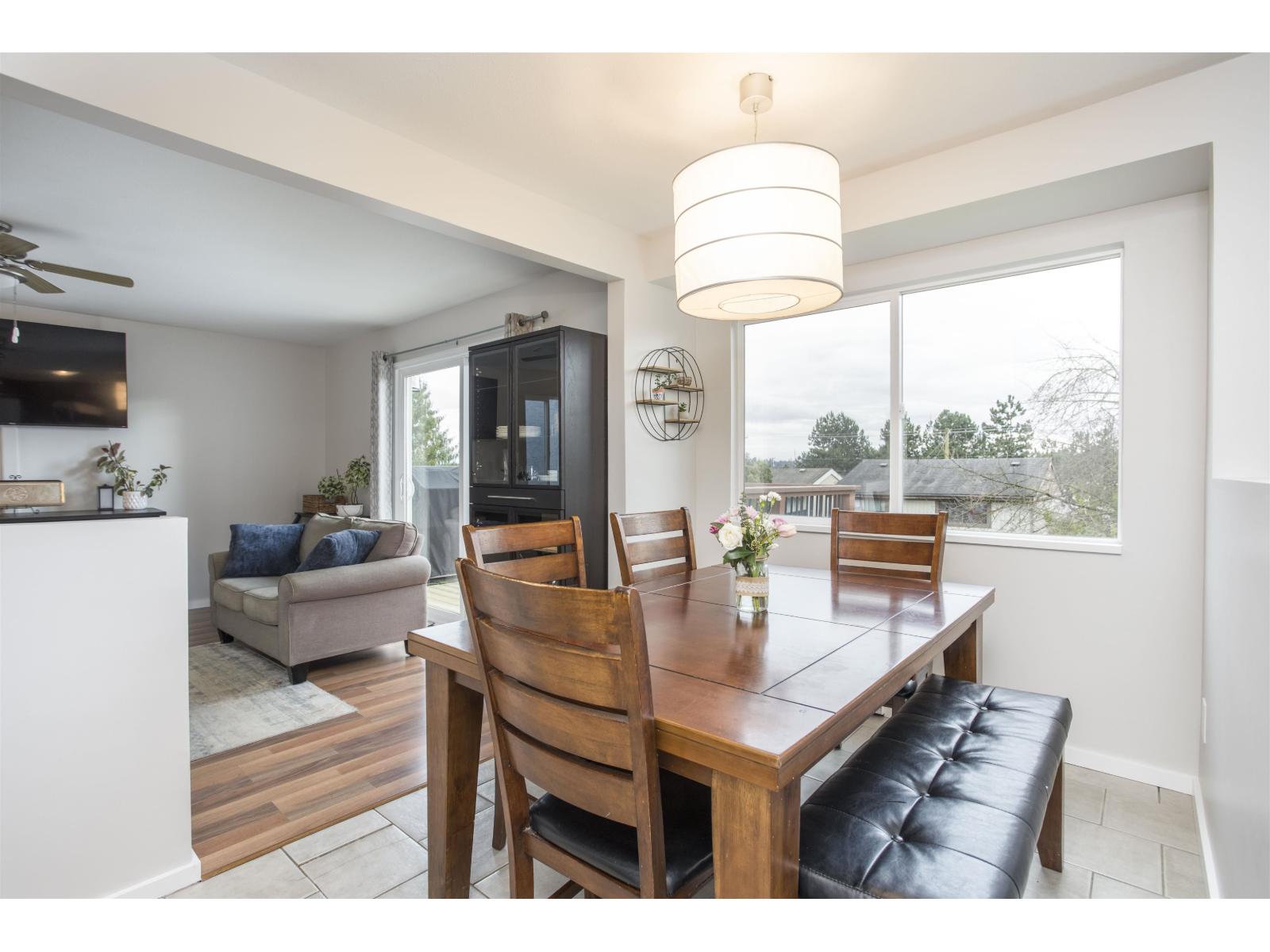 6016 BROOKS CRESCENT, Surrey