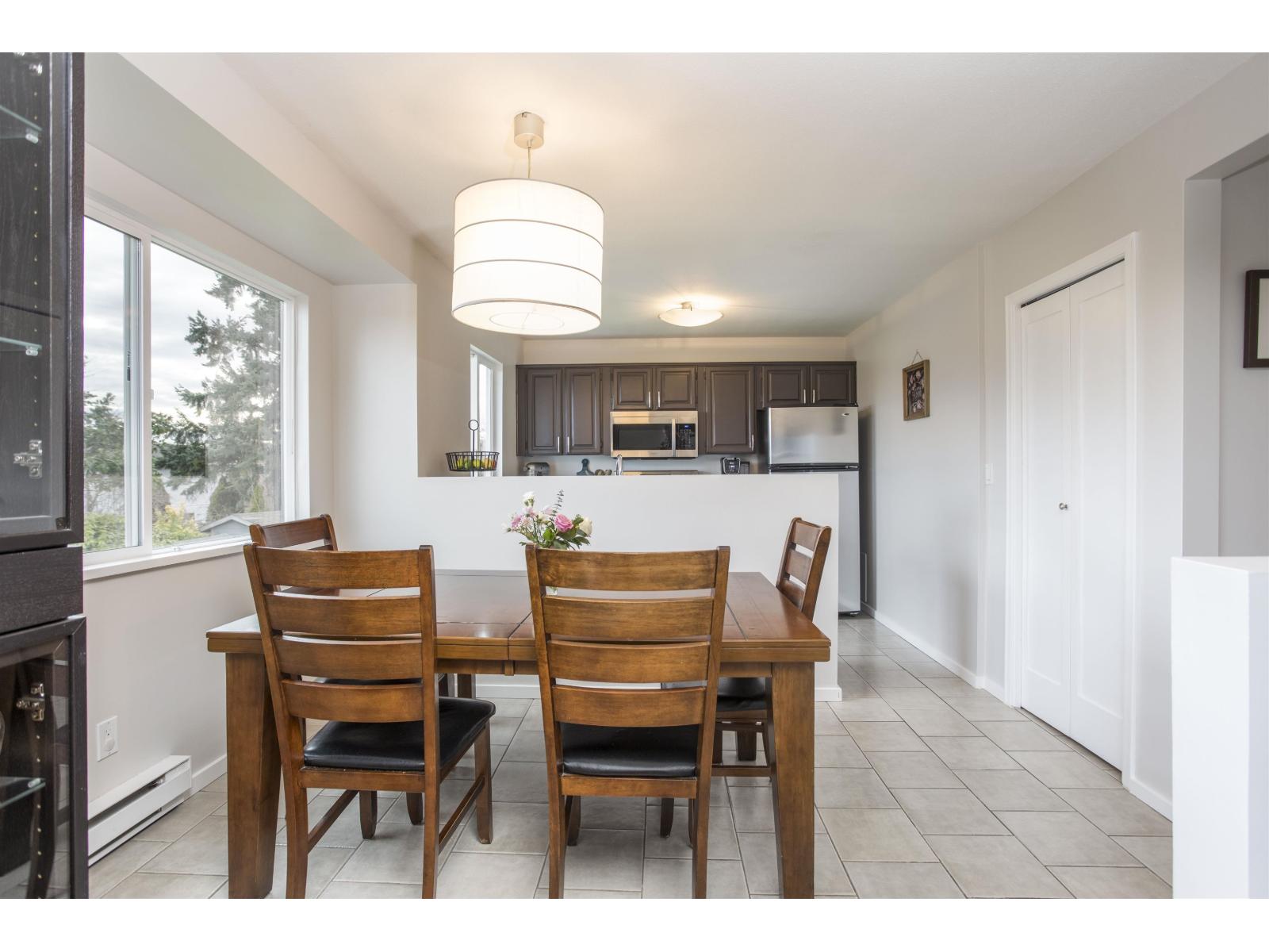 6016 BROOKS CRESCENT, Surrey