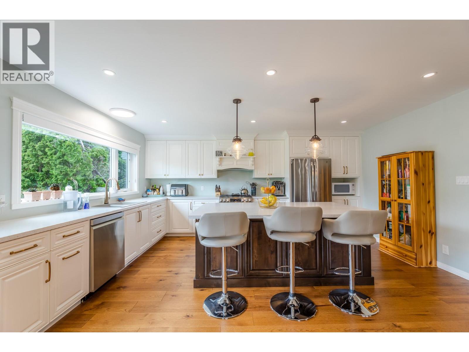 10903 BARCLAY Street, Summerland