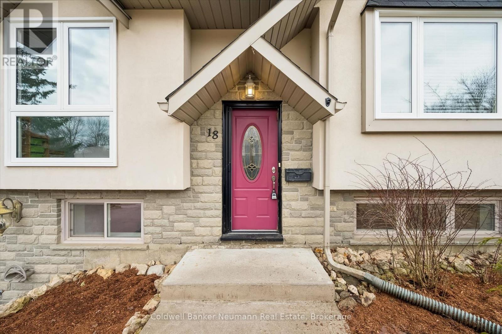 18 GATEWAY DRIVE - 4