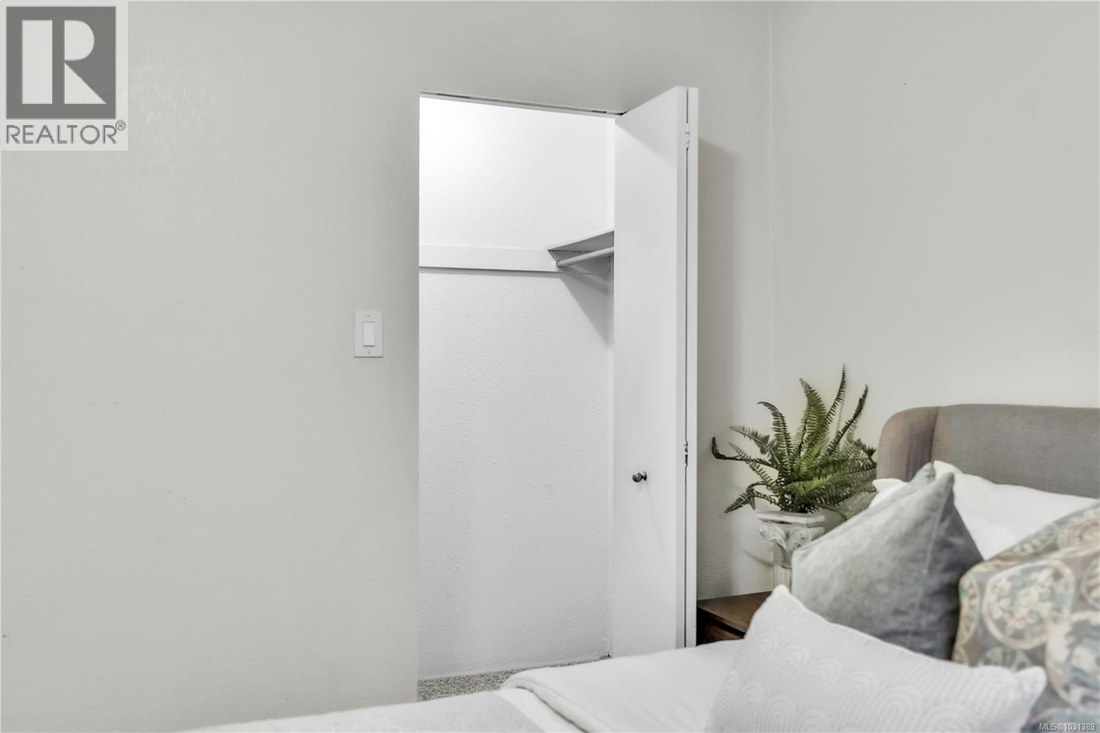 #204 1597 MIDGARD AVE - 11