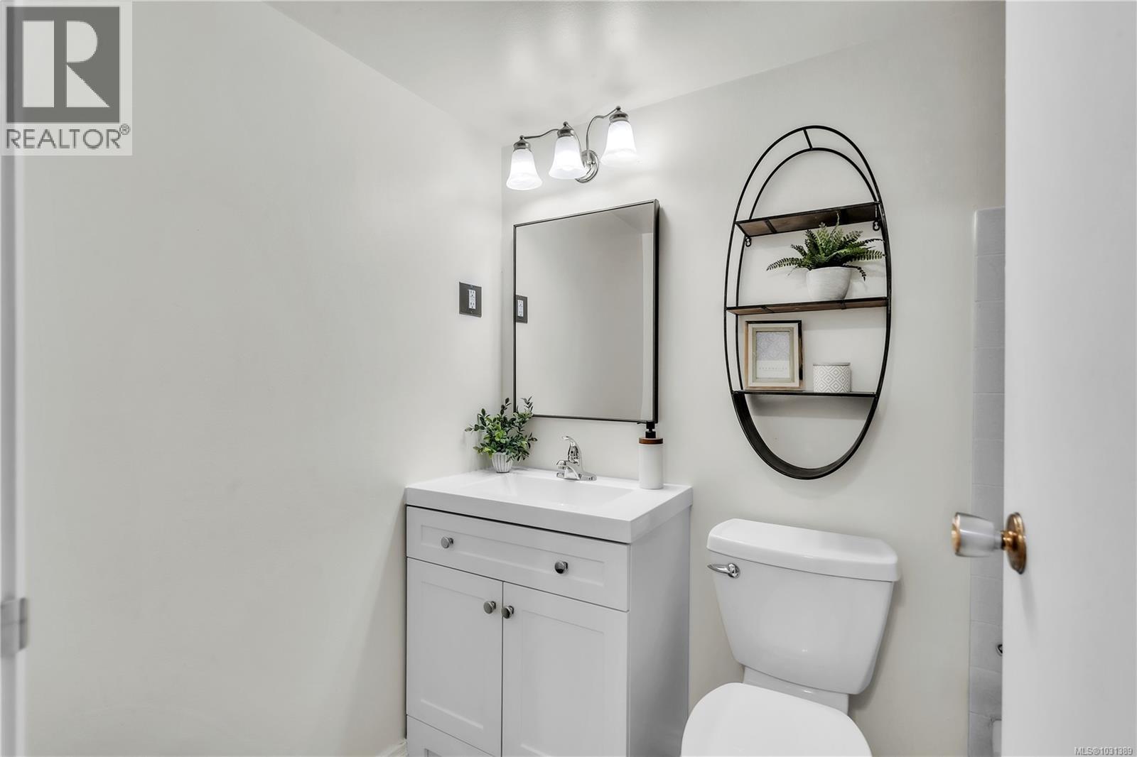 #204 1597 Midgard Ave - 12