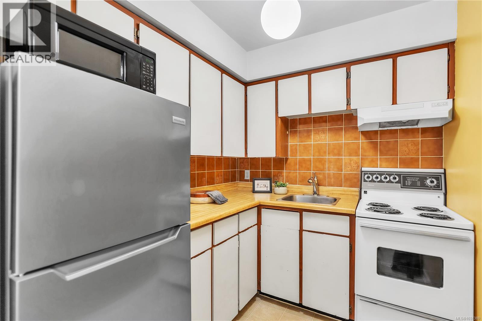 #204 1597 Midgard Ave - 8
