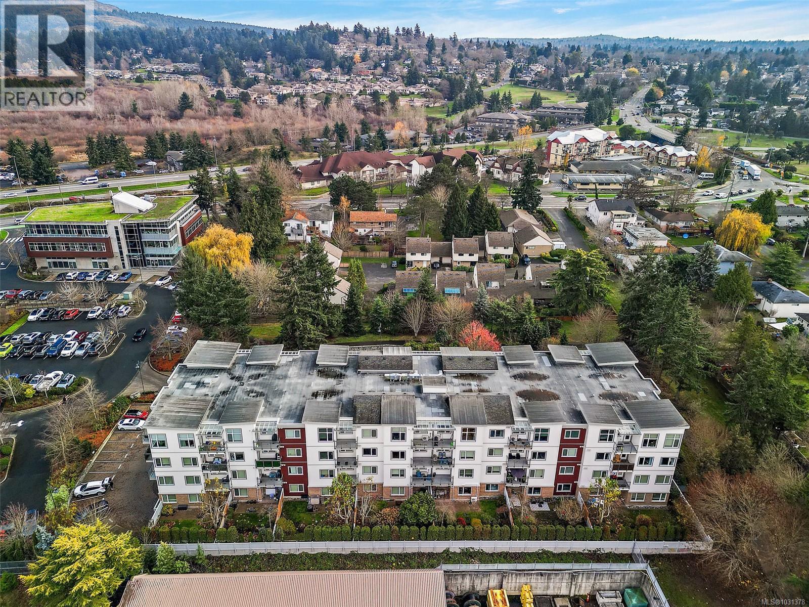 #404 4394 WEST SAANICH RD - 33