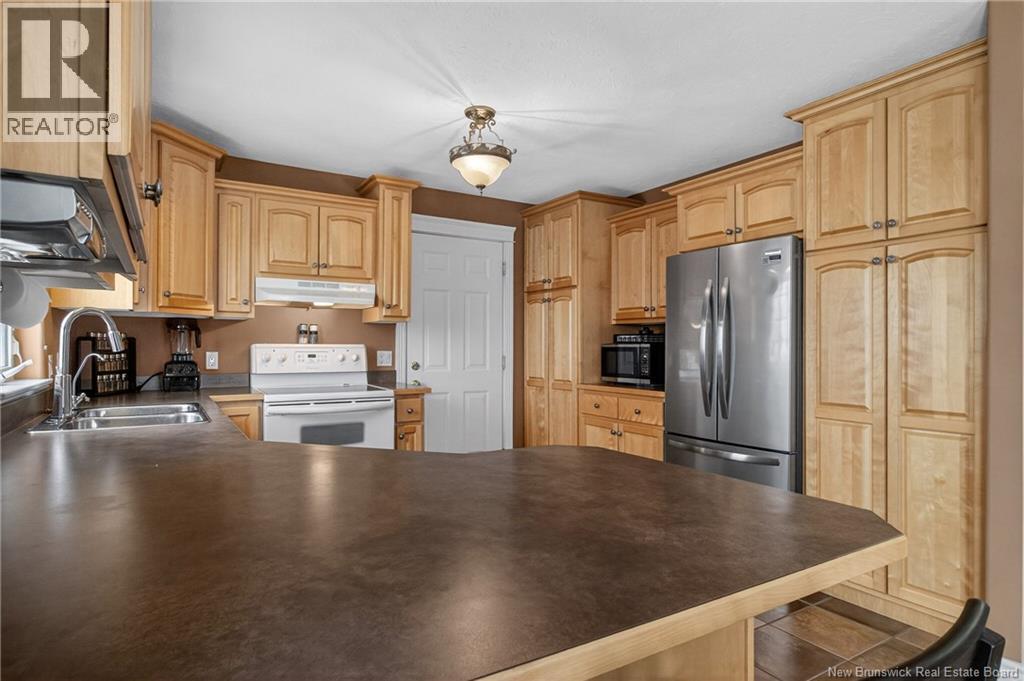 16 Marc-Andre Court - Thumbnail 17