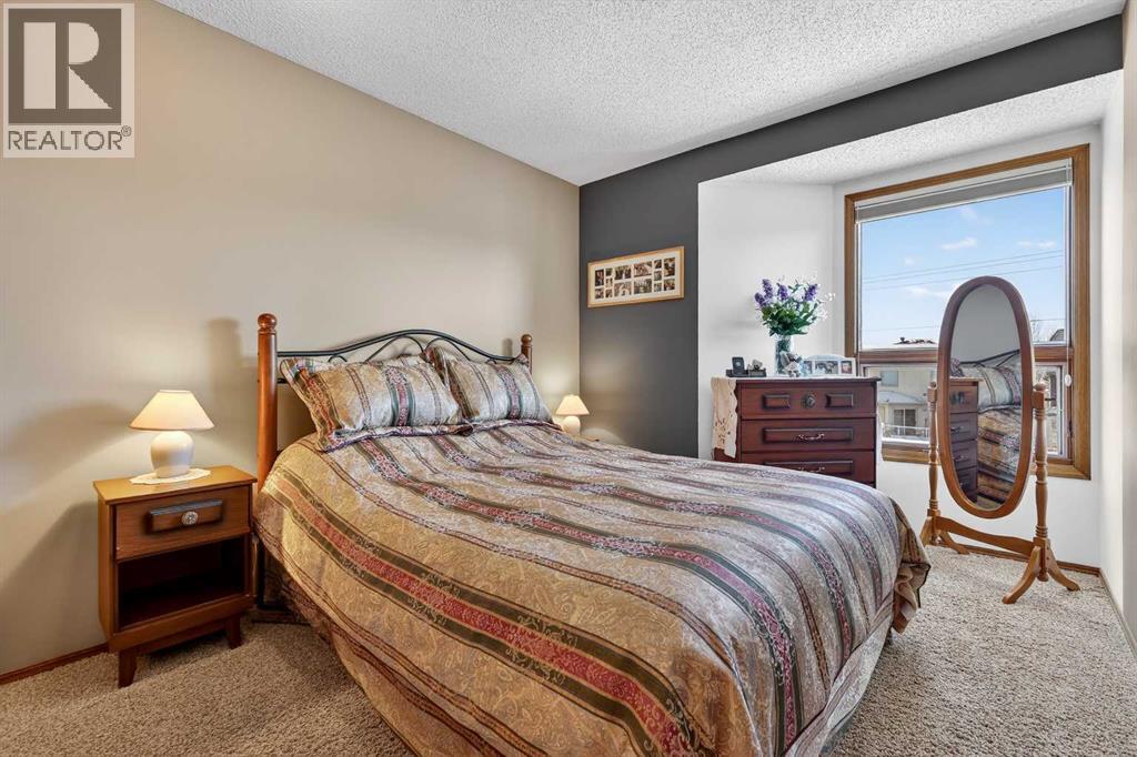 Single Family House for Sale in  Del Rio Place NE Monterey Park Calgary 