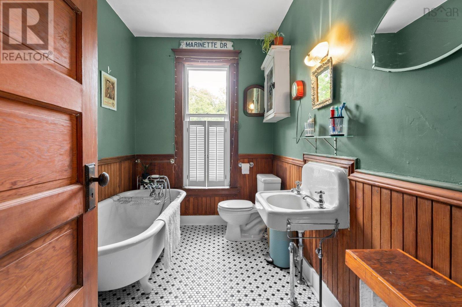 Property 29 of 51 of 118 Patterson Street