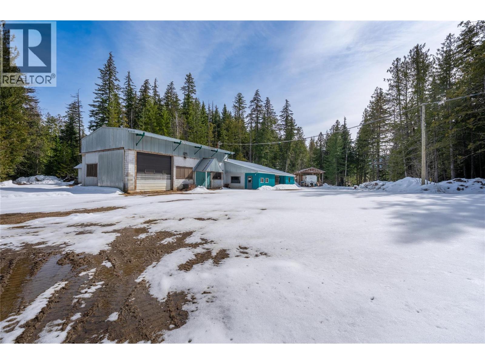 1636 23 Hwy Highway S, Revelstoke