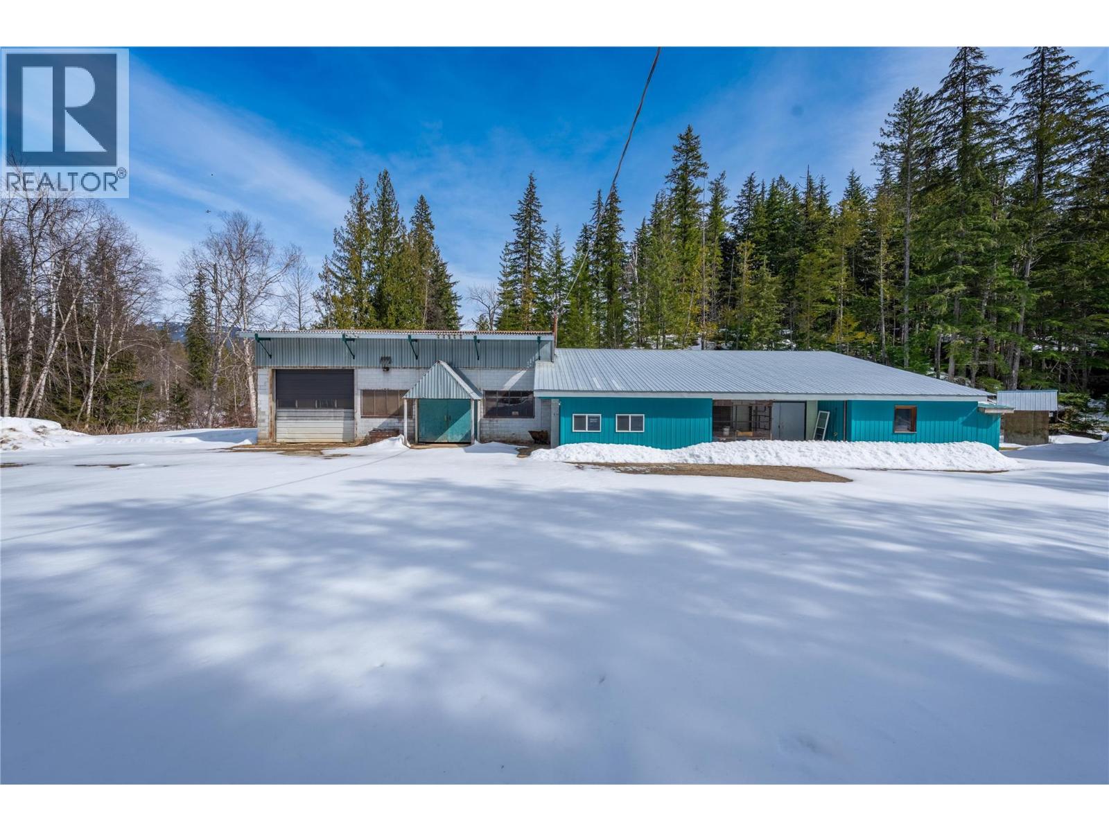 1636 23 Hwy Highway S, Revelstoke