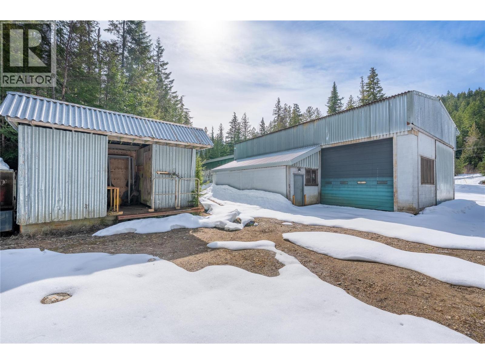 1636 23 Hwy Highway S, Revelstoke