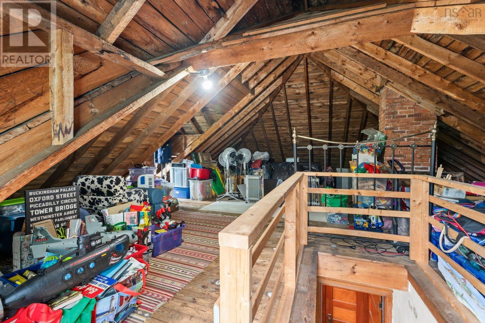 Property 33 of 51 of 118 Patterson Street