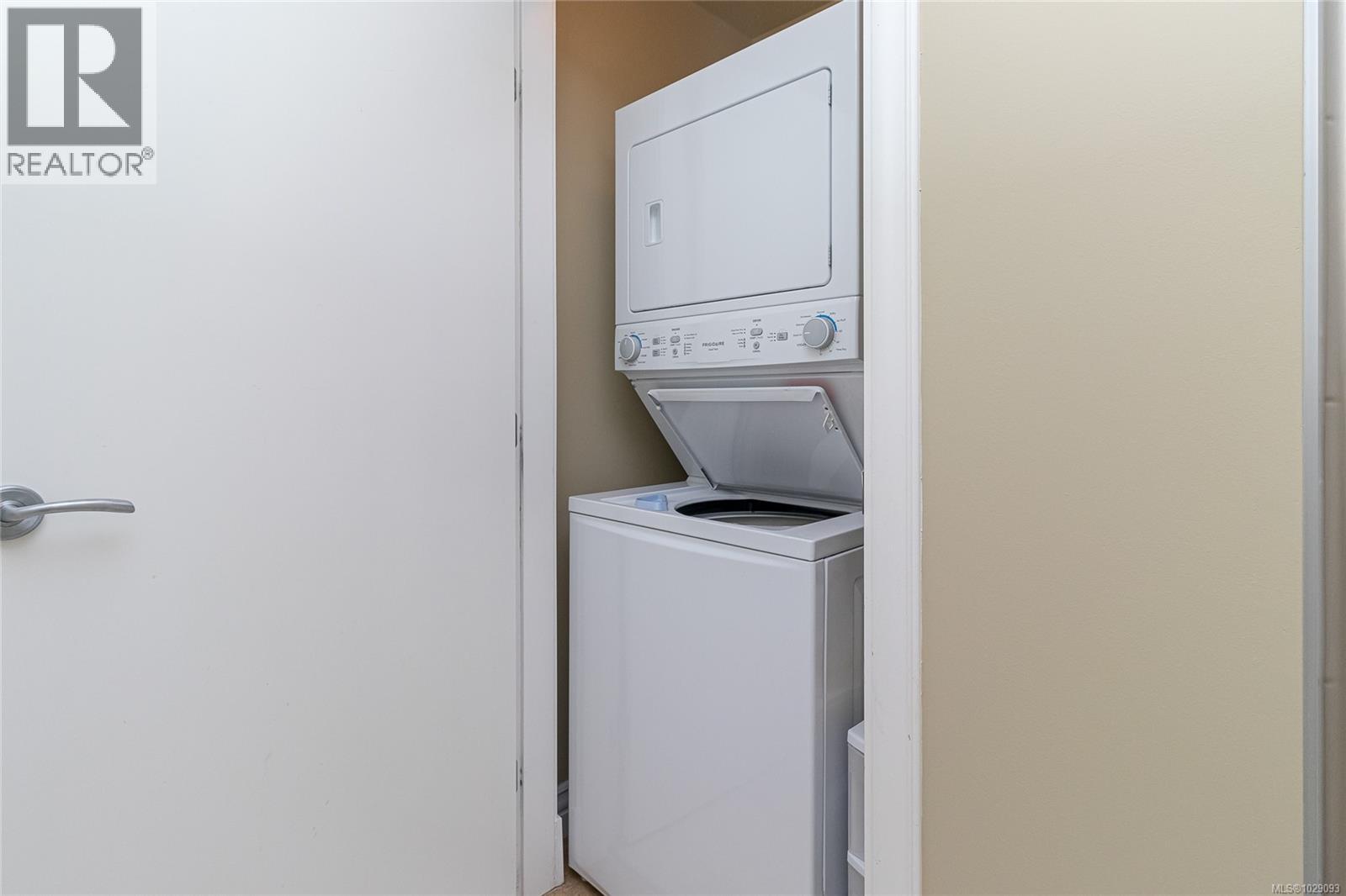 #207 1335 BEAR MOUNTAIN PKWY - 16