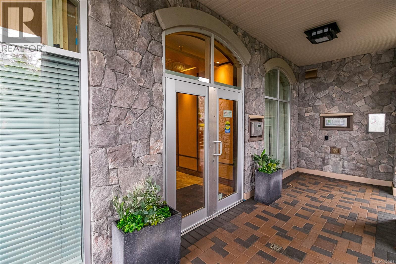 #207 1335 BEAR MOUNTAIN PKWY - 2