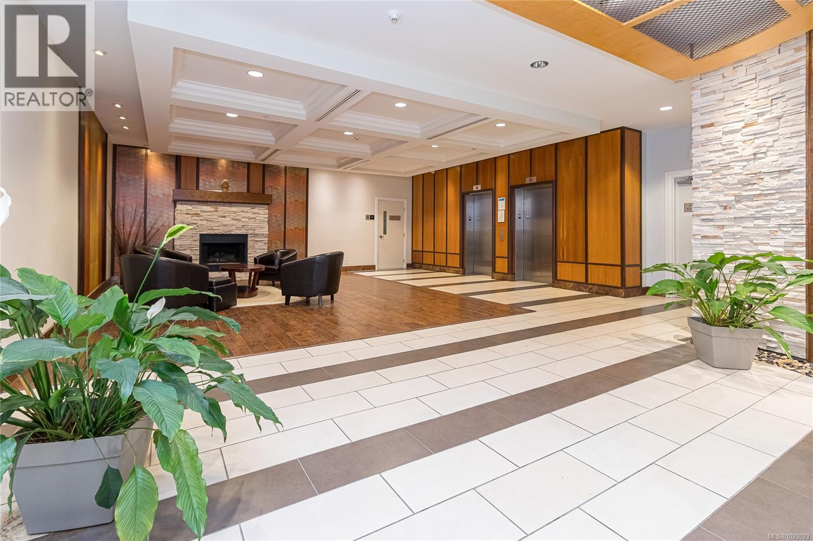 #207 1335 Bear Mountain Pkwy - 3