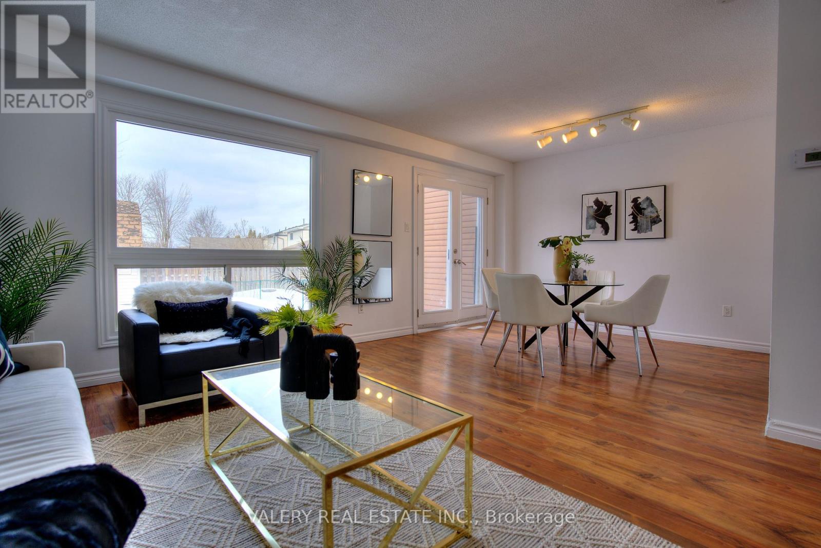24 LAMPMAN LANE - 4