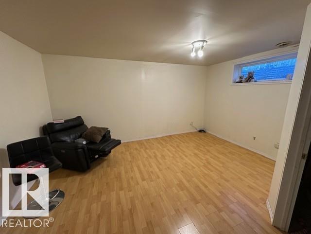 9806 179 AV NW - 25