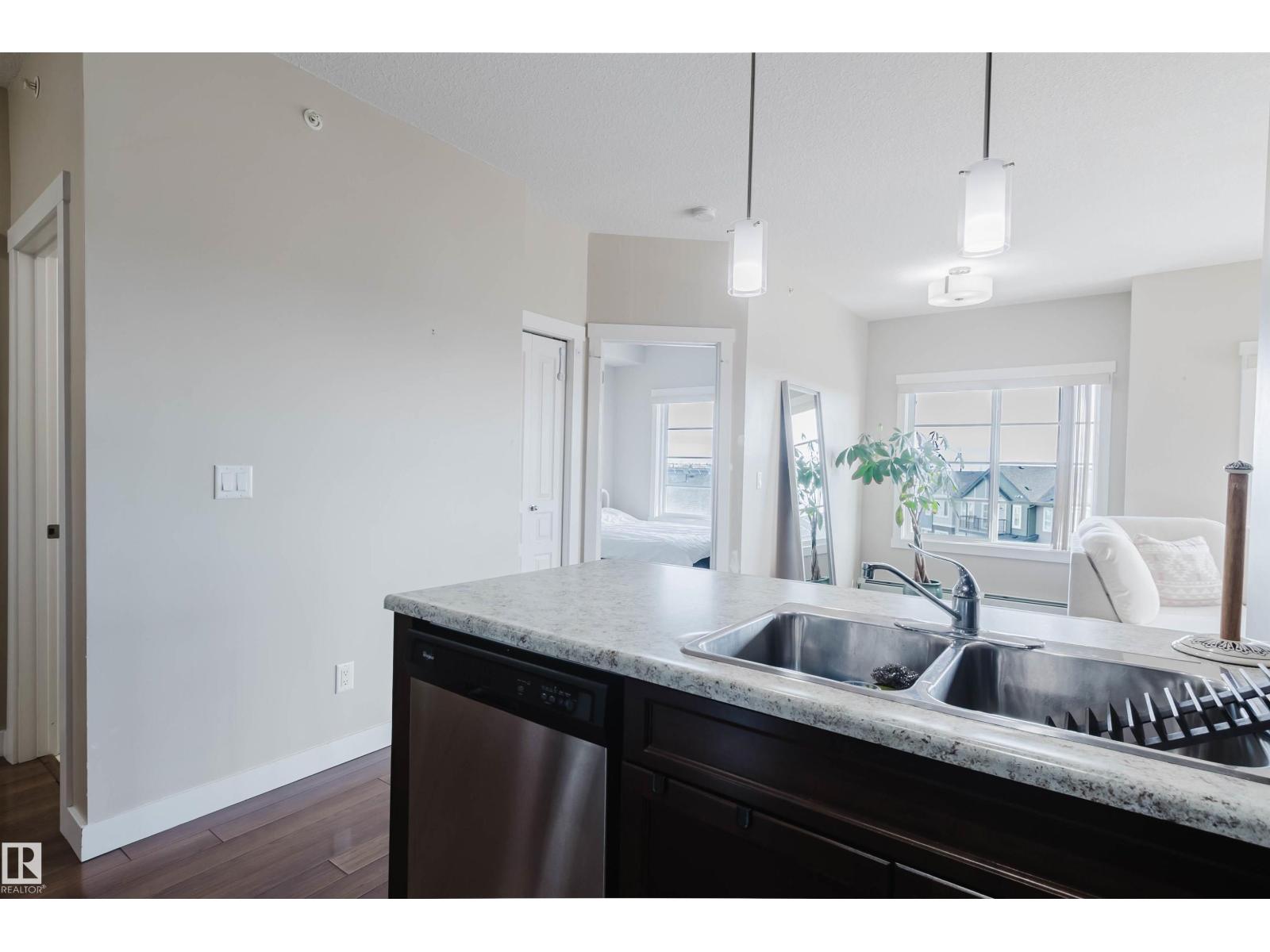 #402 3670 139 AV NW, Edmonton