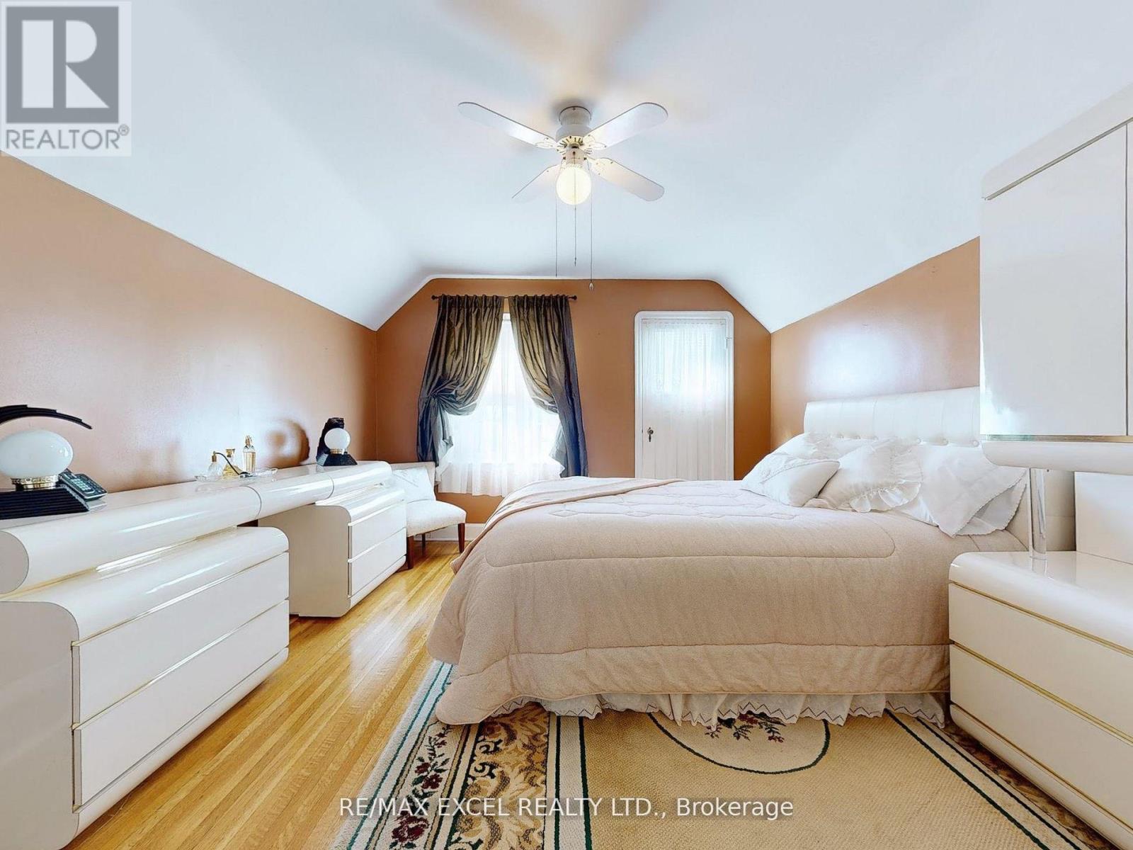 341 RICHMOND STREET E - 24