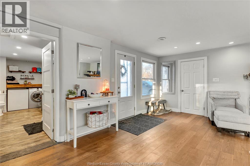 805 ROSELAWN - 4