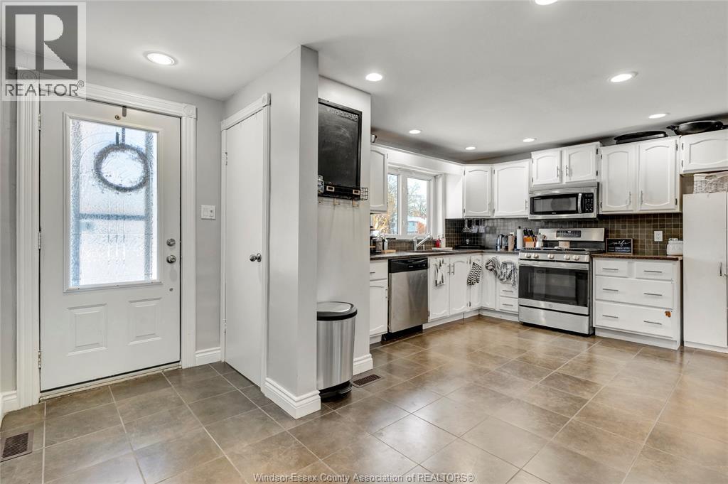 805 ROSELAWN - 7