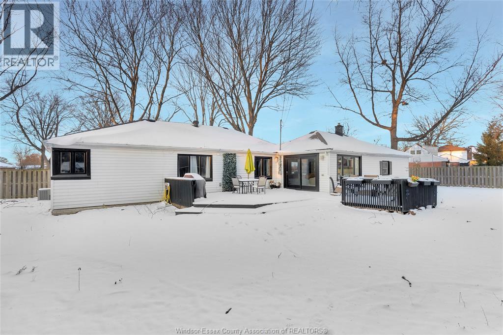 805 ROSELAWN - 22