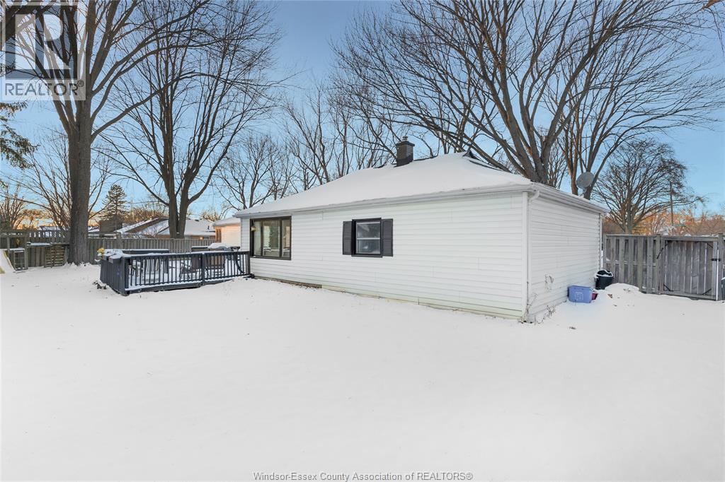 805 ROSELAWN - 26