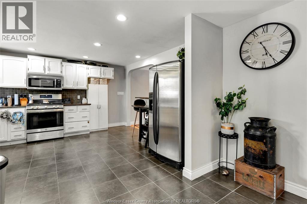 805 ROSELAWN - 8