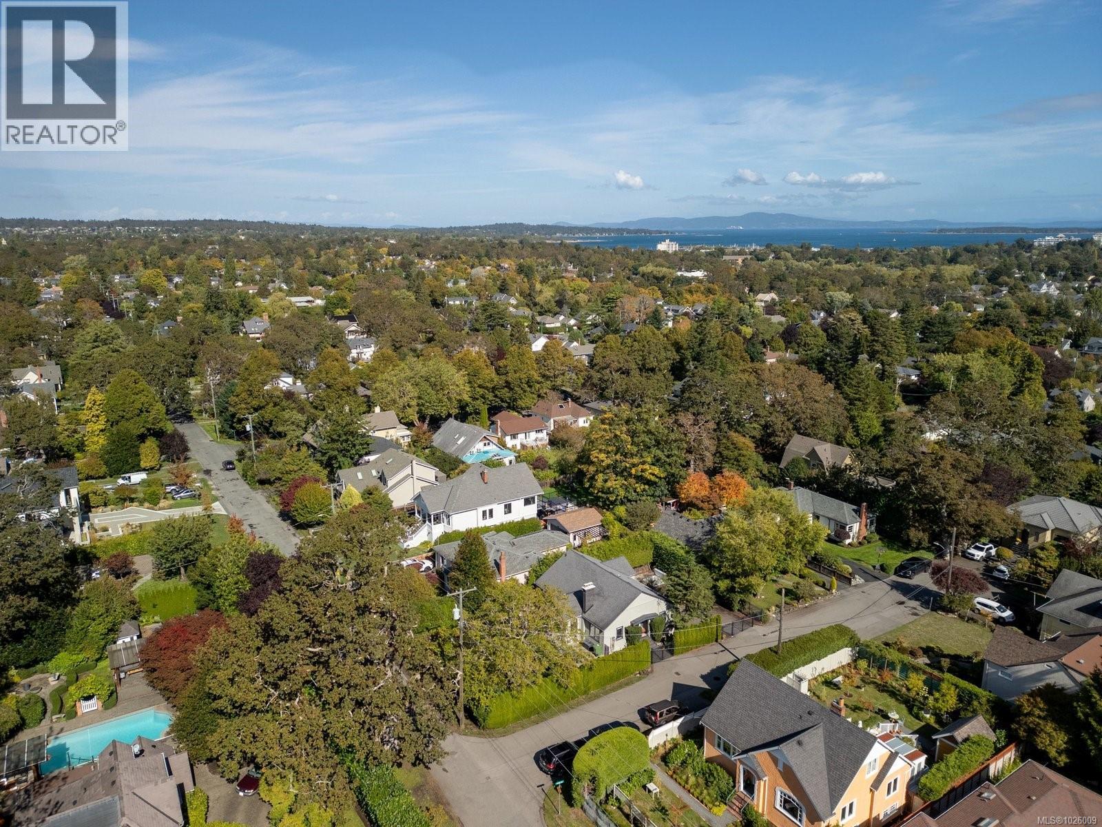 535 FALKLAND RD - 33