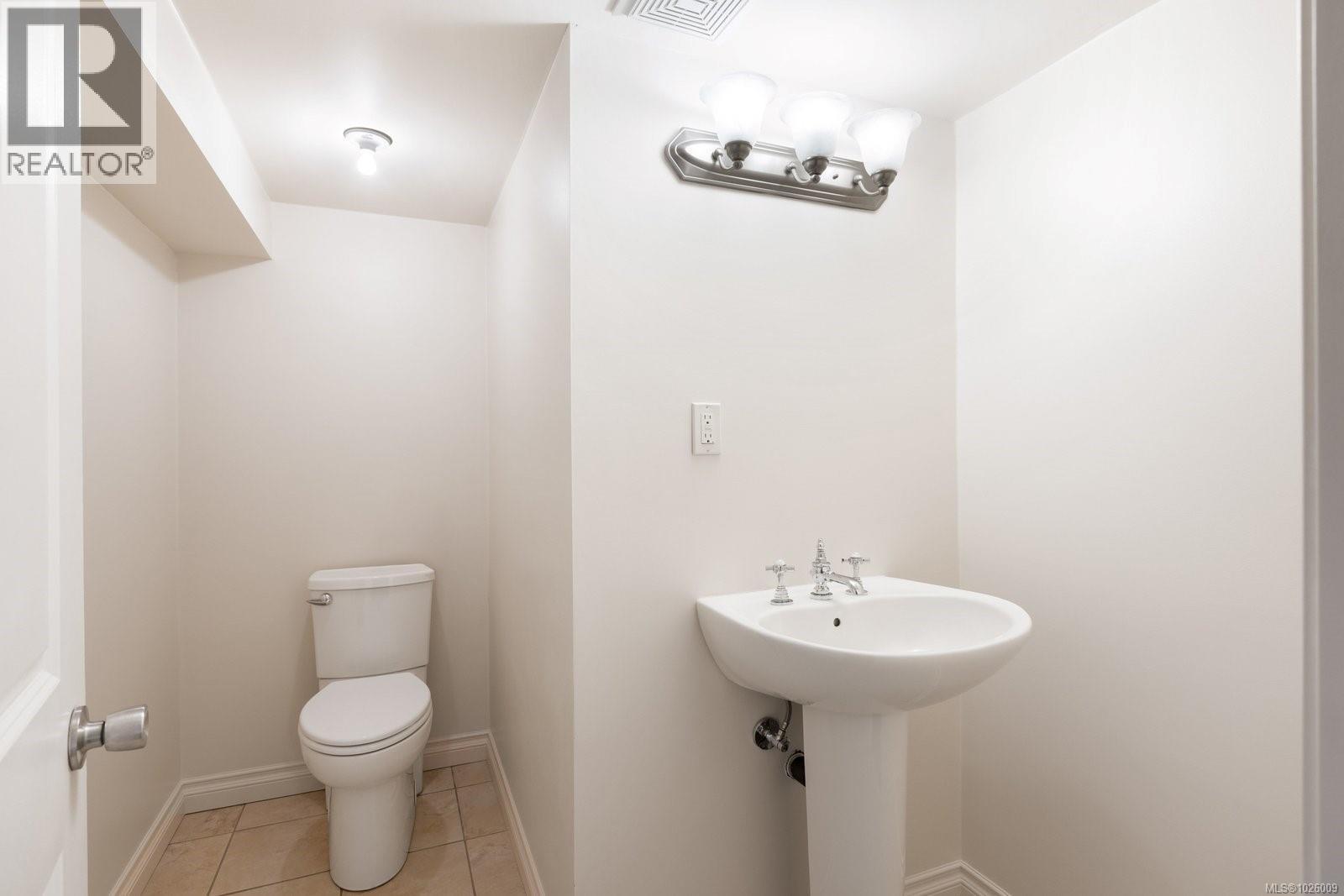 535 FALKLAND RD - 29