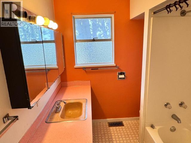 4635 FERNWOOD AVE - 29