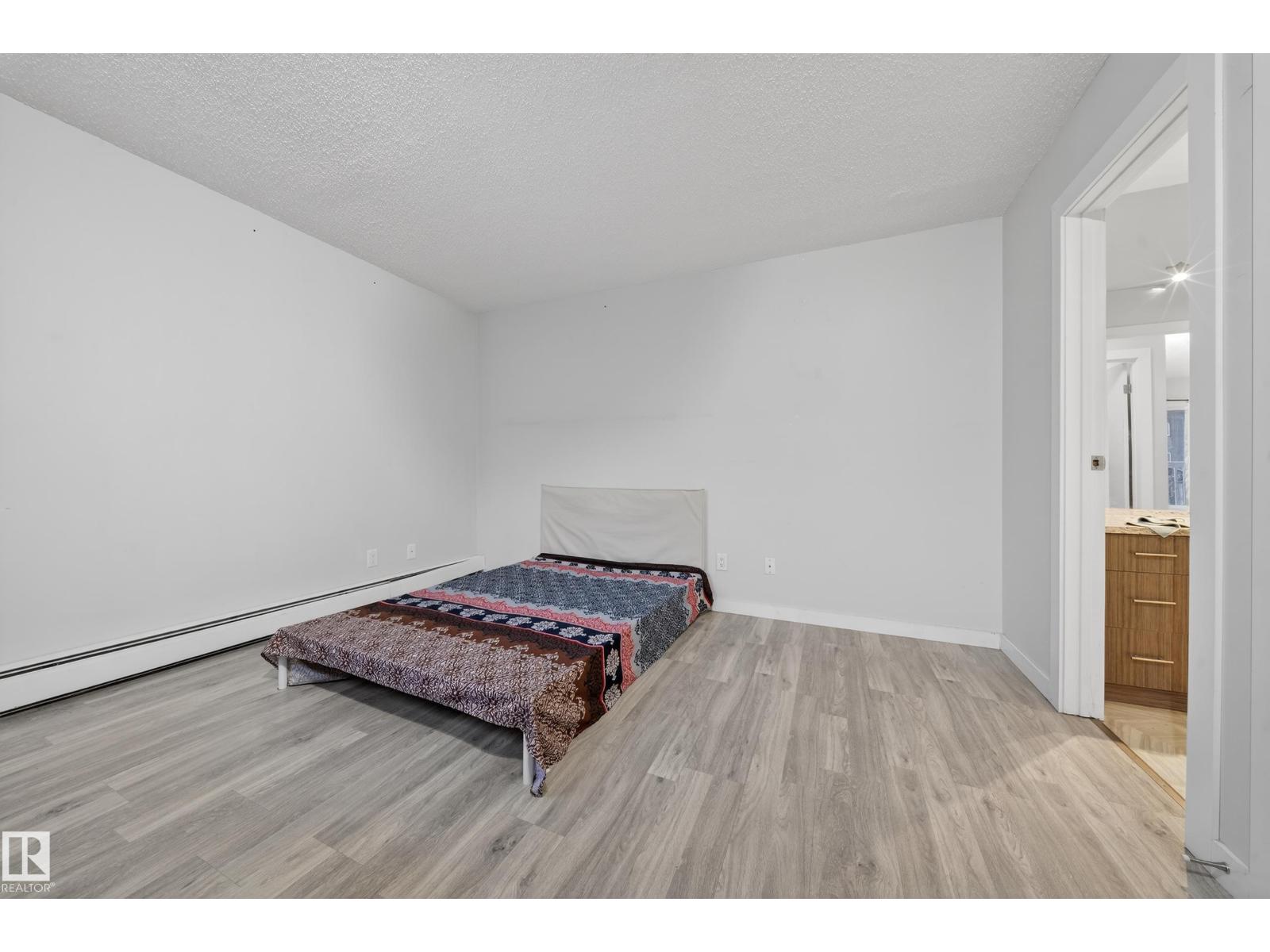 #202 10615 156 ST NW, Edmonton