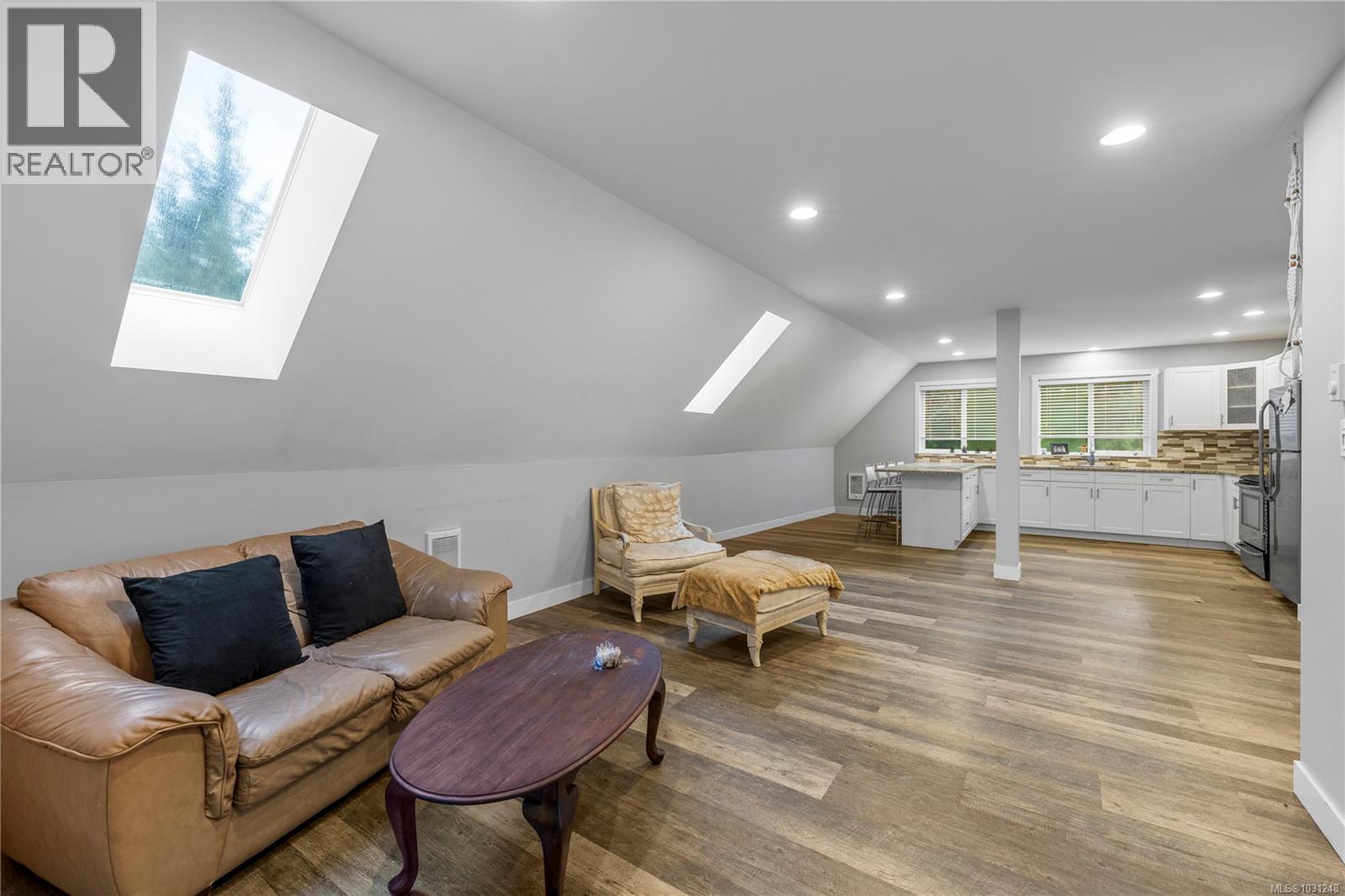 1755 Galvin Pl - 36