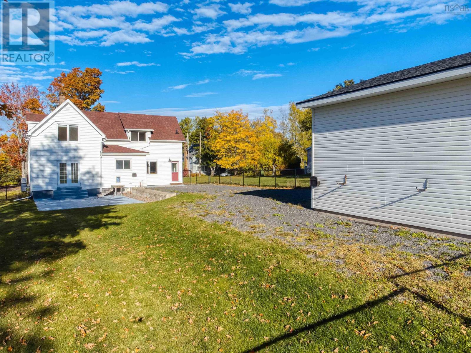 Property 44 of 50 of 1745 Victoria Street