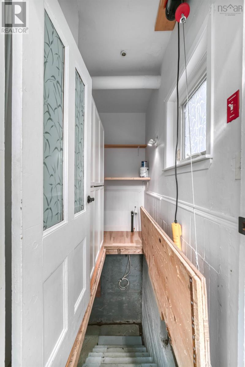 Property 8 of 50 of 1745 Victoria Street