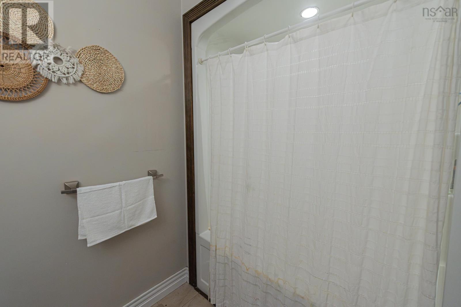 Property 21 of 46 of 925 Lorne Street