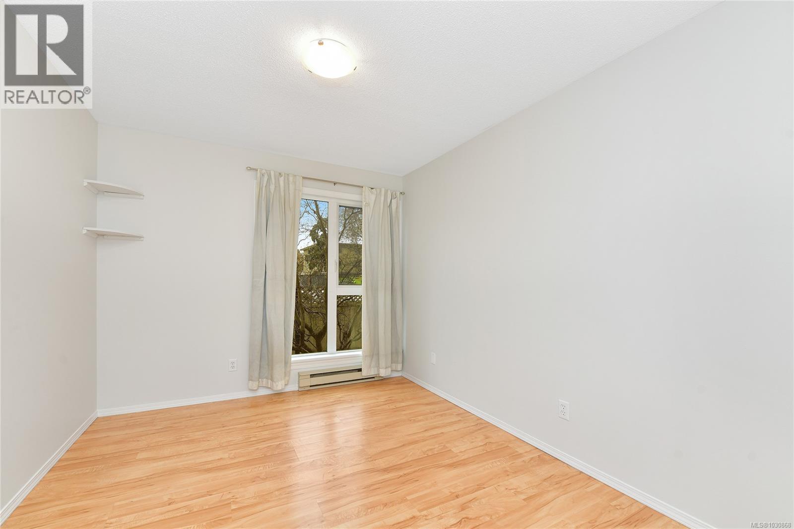 202 2647 Graham Street, Victoria