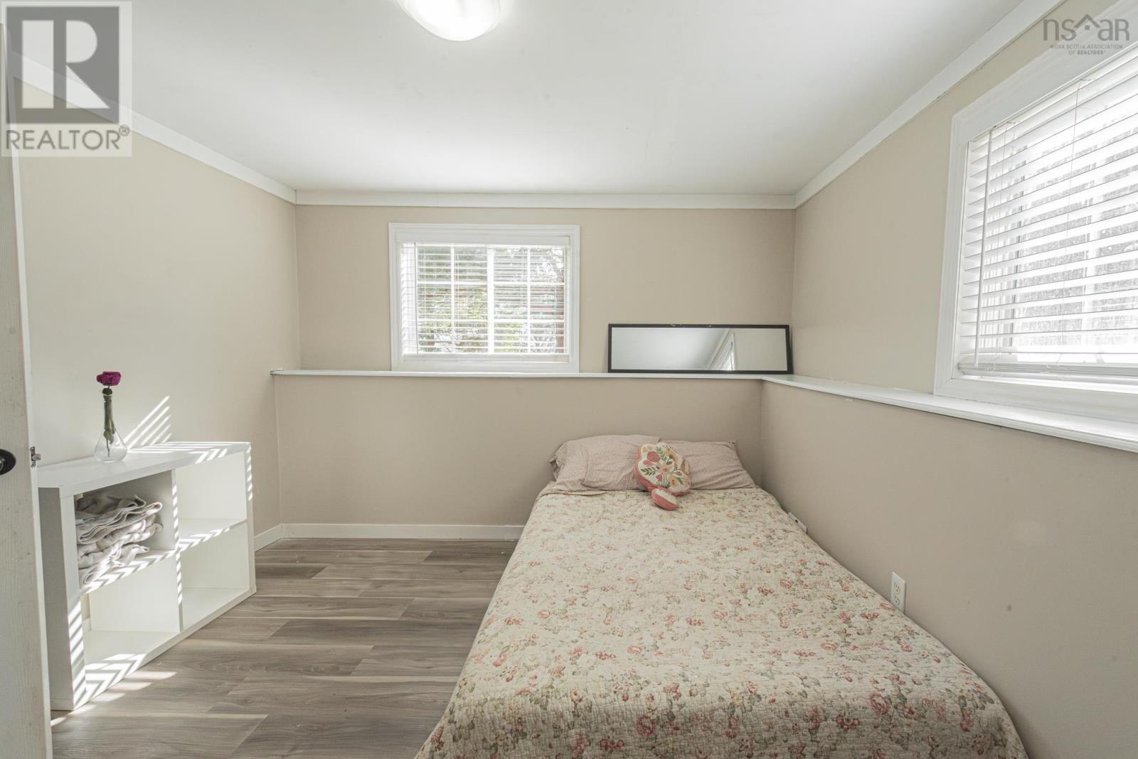 Property 26 of 46 of 925 Lorne Street