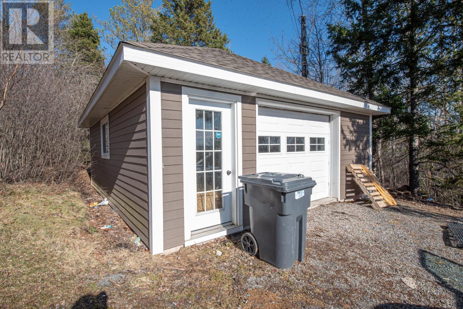 Property 32 of 46 of 925 Lorne Street