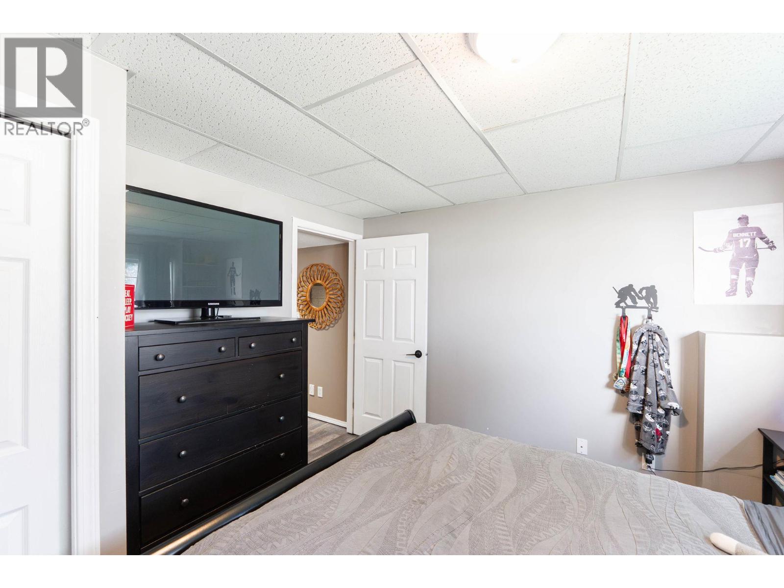 #24 6100 OLD VERNON ROAD - 28